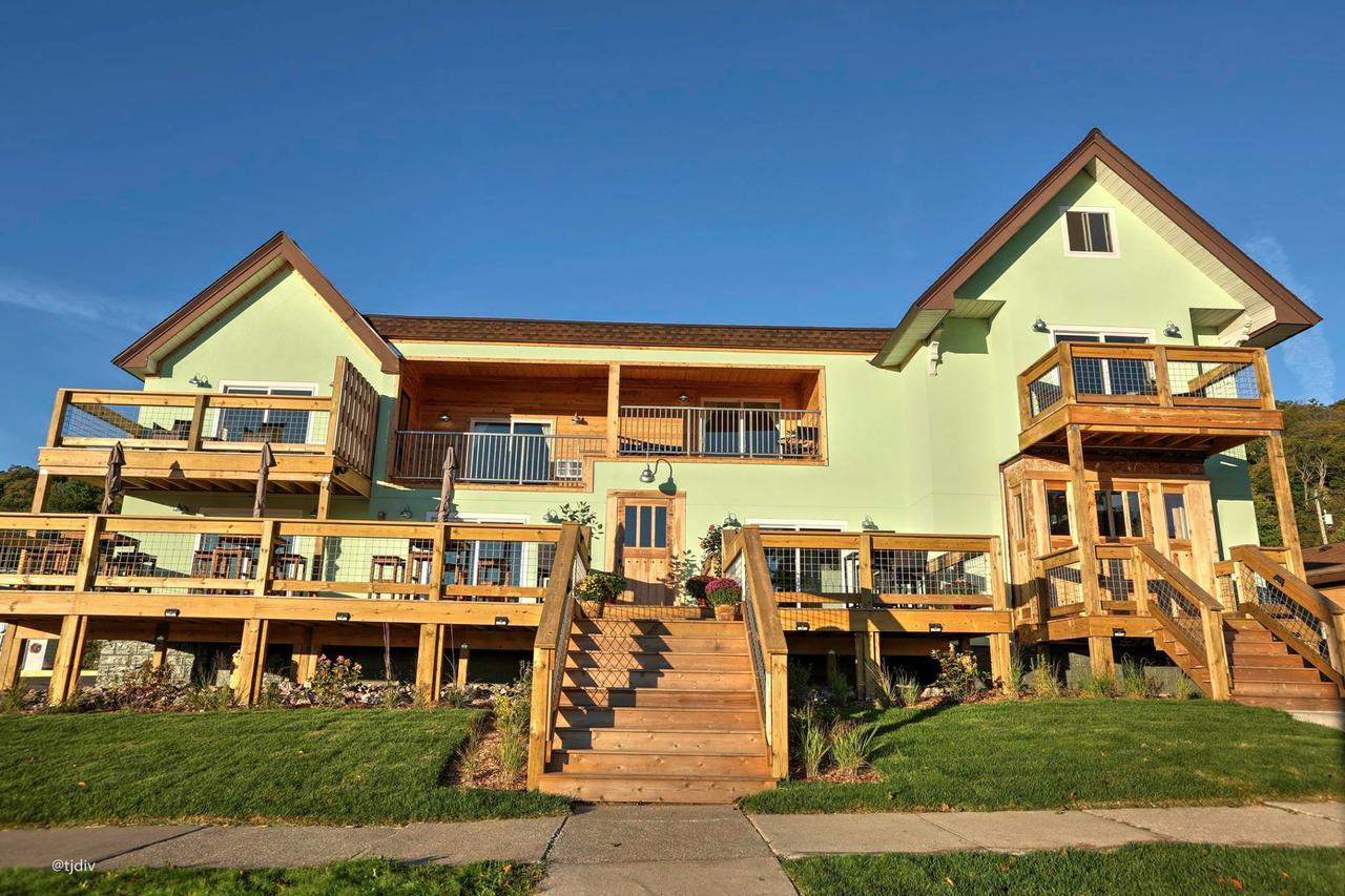 Roam Inn Munising Exterior photo
